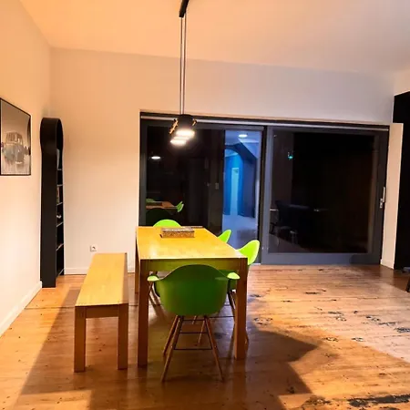 Διαμέρισμα Premium Mit Terrasse *